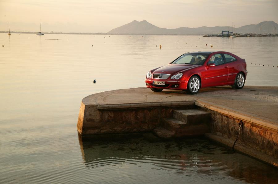  Mercedes-Benz C-Class Sportcoupe 2002 года  (фото 33 из 44)